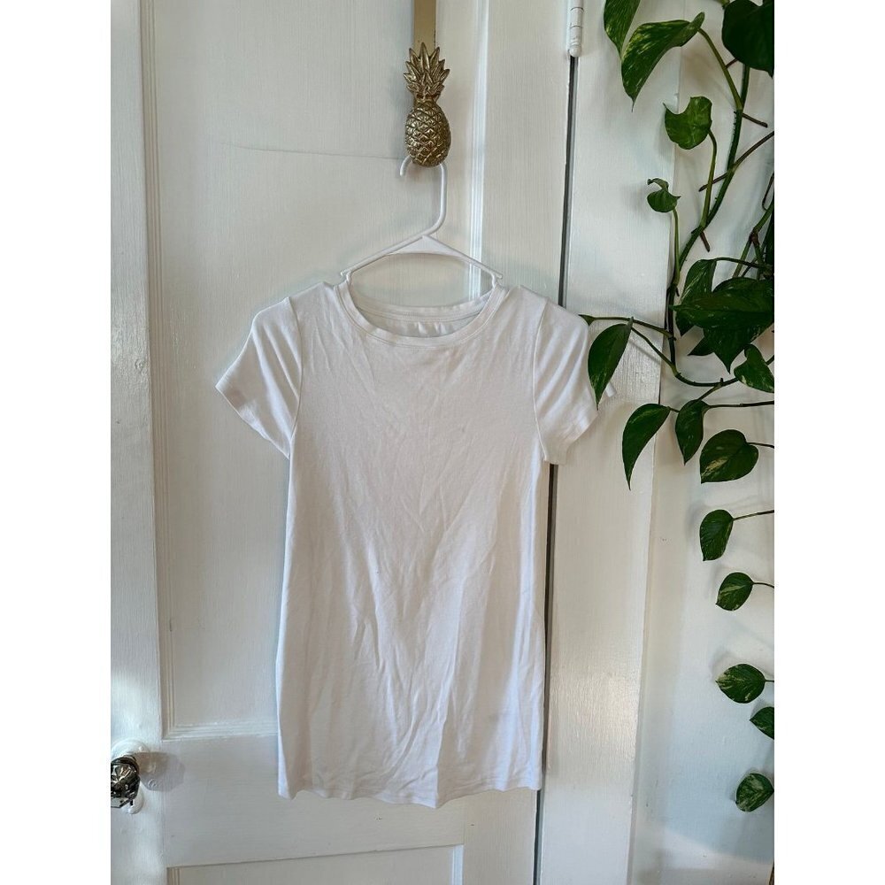 Ingrid + Isabel Women’s size small white shirt